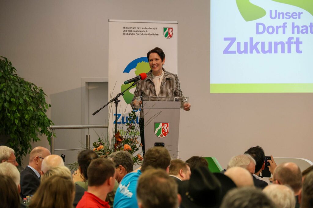 Ministerin Silke Gorißen bei der Preisverleihung am Wochenende in Bad Sassendorf. 
Quelle Foto: MLV NRW 